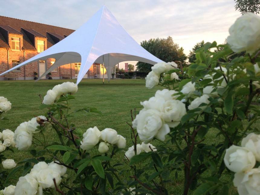 Location de nos tentes design pour  vos événements professionnel et particulier de Lille à Marseille  .