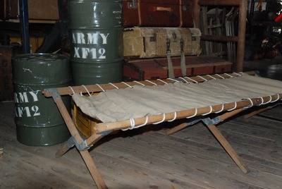 Location de décors sur l'Armée  sur Lille, Paris, Lyon et Marseille